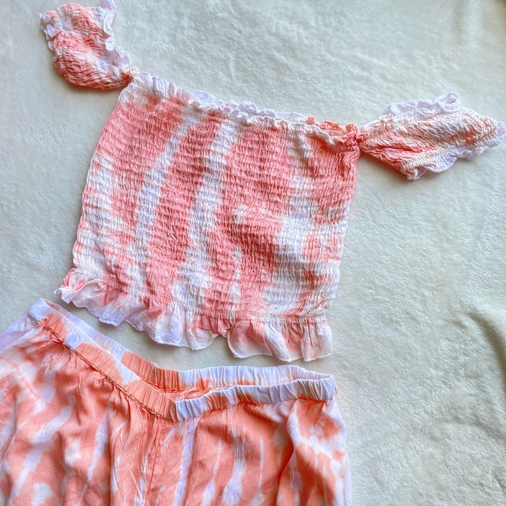 NWT Kiwi & Punch Set
